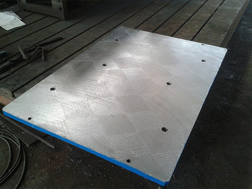 鑄鐵劃線平臺(tái)安裝調(diào)試的重要性