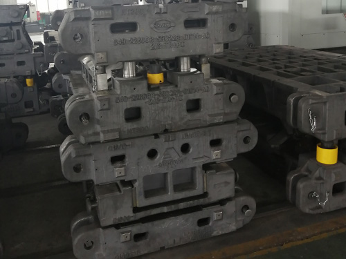 模具加工制造廠家敘述模具為何要設(shè)計(jì)拔模斜度